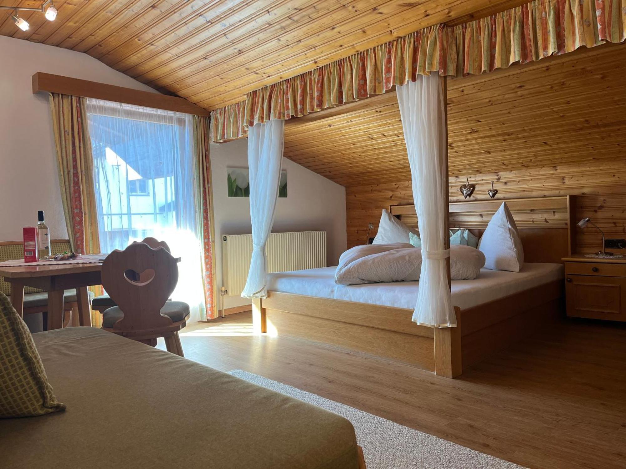 Schusterhof Apartment Innsbruck Bagian luar foto